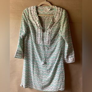 Vineyard Vines Chevron Pattern Tunic with Lace Details. Size XS